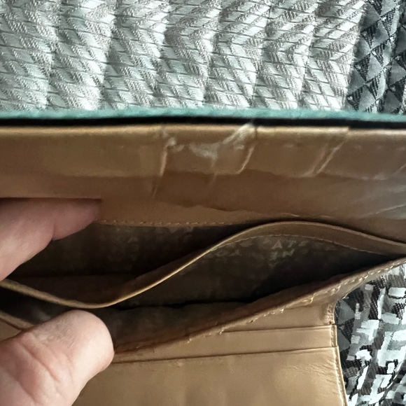 Kate Spade Distressed Wallet - Picture 4 of 9
